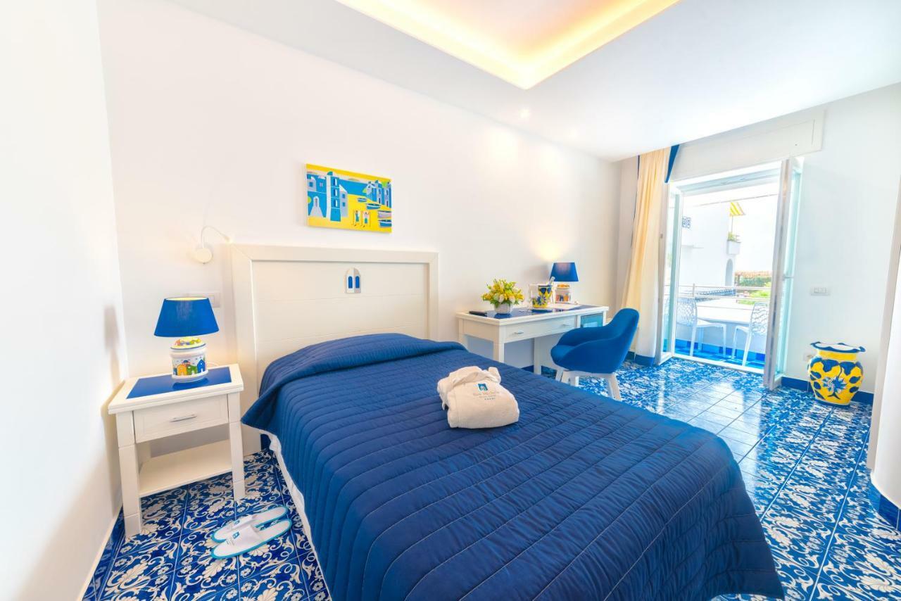 San Michele Hotel & Spa Sant'Angelo  Екстериор снимка